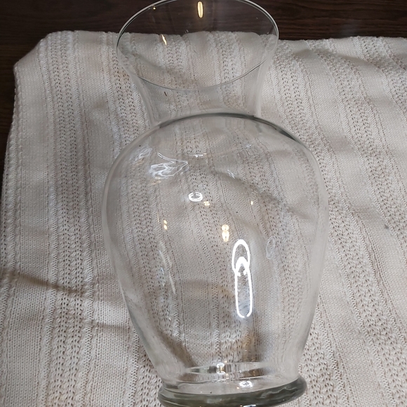 Glass vase (clear) centerpiece ready - Picture 2 of 4